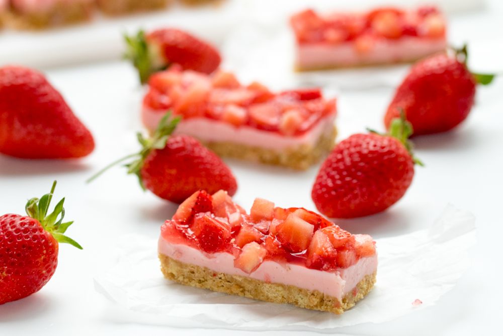 strawberry-mousse-bars.jpg